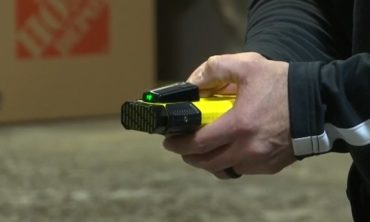 La “pistola lazo” in uso stabile alla polizia municipale di Bolzano